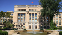 Gmach Ministerstwa Finansów. Fot. PAP/S. Pulcyn