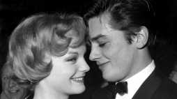 Aktorka Romy Schneider i Alain Delon w Monachium w 1959 r. Fot. PAP/EPA/DPA FILES/-/LAB/vn/ja