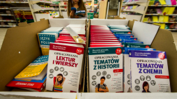 Artykuły szkolne w jednym z bydgoskich supermarketów. Fot. PAP/T. Żmijewski 