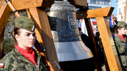 Dzwon Niepodległości zabrzmiał w Rzeszowie po raz pierwszy podczas obchodów 100-lecia odzyskania przez Polskę niepodległości. PAP/Darek Delmanowicz