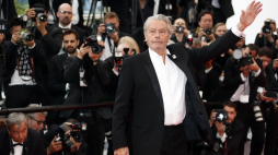 Alain Delon podczas festiwalu w Cannes w 2019 r. PAP/EPA/S. Nogier