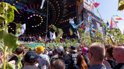 Oficjalne rozpoczęcie 30. Pol'and'Rock Festivalu na lotnisku Czaplinek-Broczyno. Fot. PAP/J. Muszyński