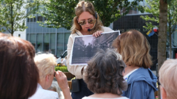 Aleksandra Goniewicz podczas spaceru historycznego po Katowicach zorganizowanego przez Instytut im. Korfantego, fot. Instytut im. Korfantego