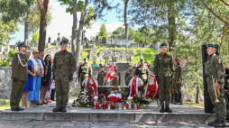 Uroczystości przy Mauzoleum Matki i Serca Syna na cmentarzu na Rossie w Wilnie z okazji Święta Wojska Polskiego. Fot. PAP/V. Doveiko 