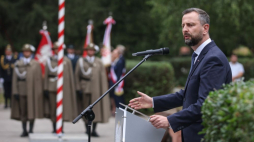 Wicepremier, minister obrony narodowej Władysław Kosiniak-Kamysz podczas obchodów 85. rocznicy wybuchu II wojny światowej przed pomnikiem Armii Kraków na Cmentarzu Rakowickim w Krakowie. Fot. PAP/Ł.Gągulski