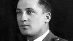 Pilot porucznik Stefan Stanisław Okrzeja /Źródło: Wikipedia 