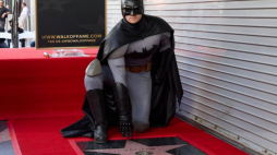 Odsłonięcie gwiazdy Batmana na Chodniku Sławy w Hollywood. Fot. PAP/EPA