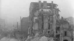 Zrujnowane kamienice na terenie byłego warszawskiego getta, 1948 r. PAP 