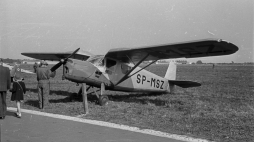 Samolot turystyczny polskiej konstrukcji typu RWD, fot. CAF/PAP 