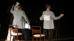 Prezentowany na szóstej edycji festiwalu „Kierunek Wschód” w Białymstoku spektakl „Klasa” Kijowskiego Akademickiego Teatru Dramatu i Komedii na Lewym Brzegu Dniepru.  PAP/Artur Reszko