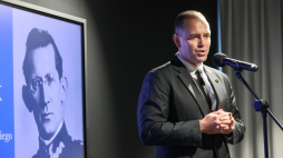 Prezes IPN Karol Nawrocki podczas otwarcia Przystanku Historia im. ppłk. Wacława Lipińskiego w Łodzi. Fot. PAP/M. Zubrzycki