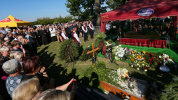 Uroczystości pogrzebowe Felicjana Andrzejczaka na Cmentarzu Komunalnym w Świebodzinie. Fot. PAP/L. Muszyński