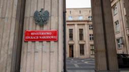 Siedziba Ministerstwa Edukacji Narodowej w Warszawie. Fot. PAP/A. Zawada