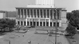 Gmach Teatru Wielkiego w Łodzi. 1989 r. Fot. PAP/C. Słomiński