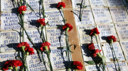 Masowy grób hiszpańskich republikanów straconych po wojnie domowej przez oddziały Franco na cmentarzu Paterna w pobliżu Walencji. Fot. PAP/EPA