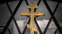 Krzyż w prawosławnej cerkwi parafialnej pw. Zaśnięcia Najświętszej Maryi Panny w Krakowie. Fot. PAP/Ł. Gągulski