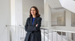 Dyrektorka MSN Joanna Mytkowska podczas briefingu prasowego w budowanej siedzibie Muzeum Sztuki Nowoczesnej na placu Defilad. Warszawa, 26.09.2024. Fot. PAP/A. Zawada
