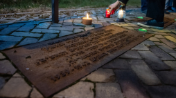 Tablica upamiętniająca likwidację getta w Zamościu. Fot. PAP/W. Jargiło