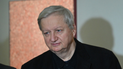 Lech Karwowski podczas konferencji prasowej na temat nowej wystawy czasowej „Obrraz 2” w Muzeum Narodowym w Szczecinie – Muzeum Sztuki Współczesnej. PAP/Marcin Bielecki