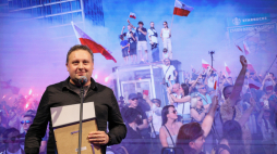 Maciej Majchrzak odbiera nagrodę za I miejsce w kategorii „Zdjęcie Pojedyncze” podczas gali finałowej konkursu fotograficznego „Pamięć 'W' kadrze” w siedzibie Muzeum Powstania Warszawskiego w Warszawie. Fot. PAP/P. Supernak
