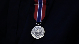Medal Pro Patria. Fot. PAP/W. Deska