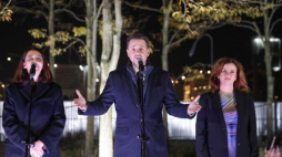 Prezydent m.st. Warszawy Rafał Trzaskowski (C), zastępczyni prezydenta m.st. Warszawy Aldona Machnowska-Góra (P) i dyrektorka MSN-u Joanna Mytkowska (L) na otwarciu dla publiczności nowej siedziby Muzeum Sztuki Nowoczesnej. Warszawa, 25.10.2024. Fot. PAP/T. Gzell