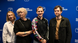 Reżyserka Agnieszka Glińska (2L) oraz aktorzy: Anna Moskal (L), Michał Pawlik (2P) i Łukasz Szczepanowski (P) na pokazie prasowym spektaklu Teatru Telewizji "Wiara Nadzieja Miłość" Odona von Horvatha. Fot. PAP/R. Pietruszka