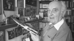 Stanisław Skalski w 1990 r., fot. PAP/CAF/W. Rozmysłowicz