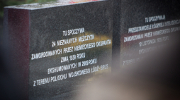 Grób Polaków zamordowanych podczas okupacji niemieckiej w Łodzi, fot. PAP/G. Michałowski