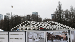 Zadaszenie nad ruinami piwnic Pałacu Saskiego w Warszawie, fot. PAP/R. Pietruszka