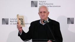 Prof. Andrzej Friszke prezentuje książkę Jana Lityńskiego "PSL. Model oporu" na inaugurację Instytutu Myśli Politycznej im. Gabriela Narutowicza, fot. PAP/Sz. Pulcyn