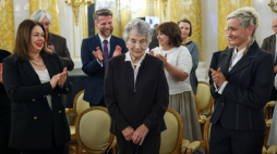 Prof. Irena Oborska na zakończeniu obchodów 50-lecia odbudowy Zamku Królewskiego w Warszawie, fot. PAP/A. Zawada