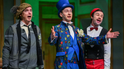 Teatr im. Wandy Siemaszkowej w Rzeszowie, Adam Mężyk, Maciej Kokot i Mateusz Marczydło w spektaklu "Gdzie jest mój maż?", fot. PAP/D. Delmanowicz