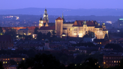 Zamek Krówlewski na Wawelu. Widok z Kopca Krakusa. PAP/Stanisław Rozpędzik
