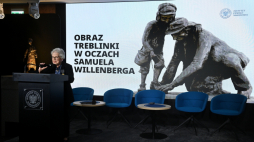 Ada Krystyna Willenberg na otwarciu nowej odsłony wystawy "Obraz Treblinki w oczach Samuela Willenberga", podczas którego otrzymała medal Reipublicae Memoriae Meritum. Fot. PAP/Piotr Nowak 