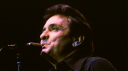 Legenda muzyki country Johny Cash na koncercie w Lahti w Finlandii w 1983 r. Fot. PAP/EPA/Hans Paul 