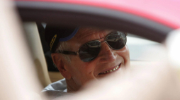 Amerykański aktor i reżyser Paul Newman na torze wyścigowym Mondello w Irlandii w 2004 roku. EPA/Cathal Mc Naughton/ SHOWBIZ EPIX