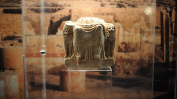Wystawa prezentującą tzw. skarb z Ptolemais, w Zamku Królewskim w Warszawie w 2008 r. PAP/Jacek Turczyk 