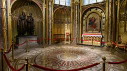 Złota kaplica z grobowcem Bolesława Chrobrego i Mieszka Lamberta w archikatedrze poznańskiej, fot PAP/J. Kaczmarczyk