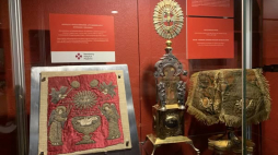 XVII-wieczna tkanina liturgiczna wozduch na wystawie w Muzeum Ikon w Supraślu, fot. Muzeum w Supraślu