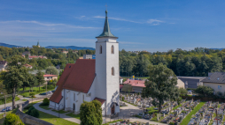 Kościół św. Stanisława w Starym Bielsku. /Żródło: Wikipedia/fotograf: Piotr Bieniecki / www.fototeo.pl licencja: CC BY-SA 3.0)