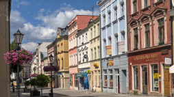 Kamienice przy rynku Starego Miasta w Zielonej Górze. Fot. PAP/Jerzy Ochoński