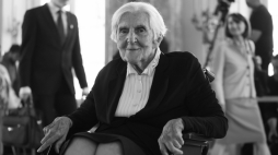 Prof. Jadwiga Puzynina (1928-1925) podczas uroczystości w 2024 r., w trakcie których została odznaczona Orderem Orła Białego, fot. PAP/Leszek Szymański