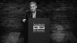 Marian Turski (1926-2025) 27 stycznia 2025 r. podczas uroczystości z okazji 80. rocznicę wyzwolenia KL Auschwitz, fot. PAP/Łukasz Gągulski
