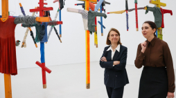 Hanna Wróblewska i Joanna Mytkowska na wystawie w Muzeum Sztuki Nowoczesnej w Warszawie, fot. PAP/Leszek Szymański