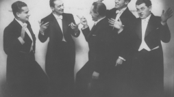 Chór Dana w 1937 r. - od lewej: Władysław Daniłowski-Dan, Mieczysław Fogg, Tadeusz , Bogdanowicz, Tadeusz Jasłowski, Adam Wysocki. Fot. NAC