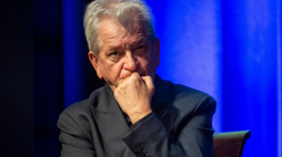Reżyser Juliusz Machulski podczas uroczystości wręczenia mu Aktu Nadania Honorowego Obywatelstwa Miasta Lublin. Fot. PAP/Wojtek Jargiło