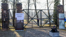 Brama dawnego obozu w Świętochłowicach-Zgodzie, fot. PAP/Tomasz Wiktor