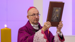 abp Adrian Galbas, fot. PAP/Paweł Supernak