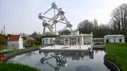 Inauguracja nowych polskich obiektów w Parku Mini-Europe w Brukseli - Pałacu na Wyspie oraz Pomnika Chopina z Muzeum Łazienki Królewskie. PAP/Wiktor Dąbkowski